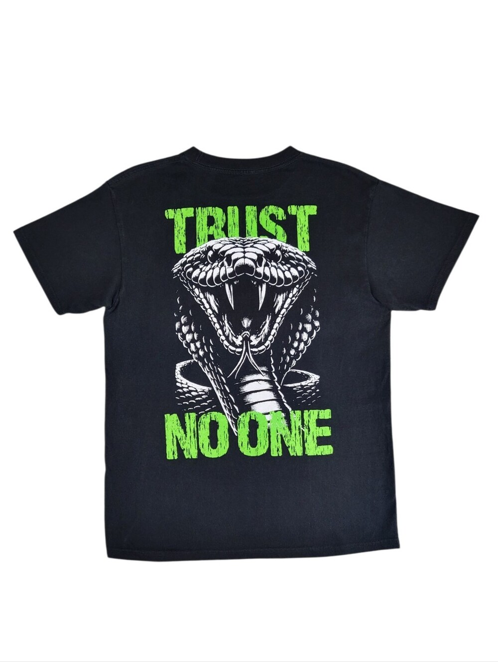 BrandMakers Black Cotton Graphic T-Shirt Men's Snake Cobra" Trust No One" Size M